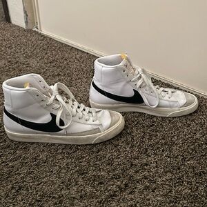 Nike blazer mid ‘77